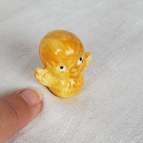 Vtg tiny bird ceramic figurine 1 1/4" - Picture 1 of 8